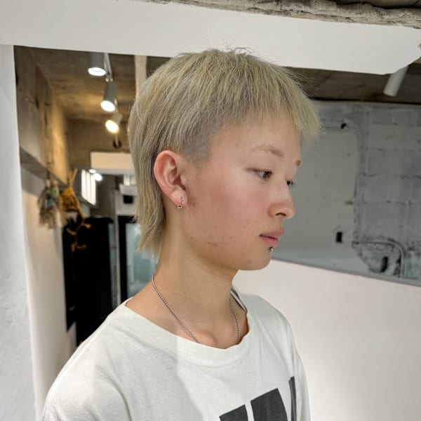 ホワイトベージュブリーチカラー