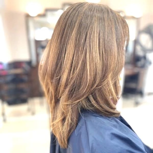 明るい白髪ぼかしハイライトカラー