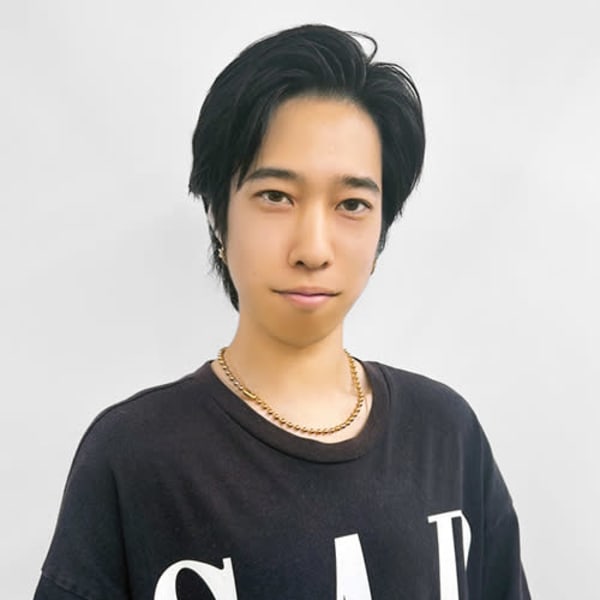 BELLE GROW ALPHA HAIR&NAIL【ベルグローアルファヘアアンドネイル】のスタッフ紹介。HIROYA