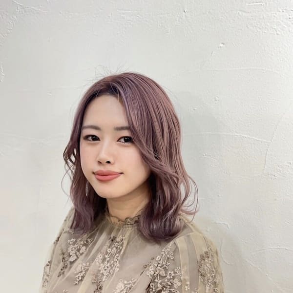 ASTRE Hair Design【アストル ヘアー デザイン】のスタッフ紹介。三品 りお