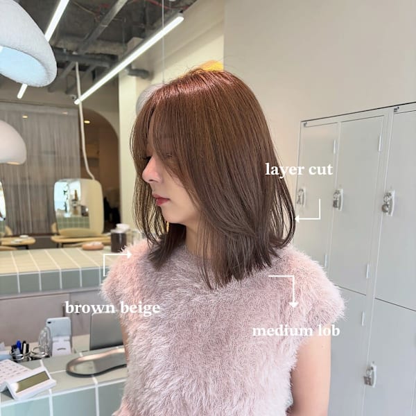 切りっぱなしミディアム/韓国レイヤー/ミルクティーベージュ|newi 広島
