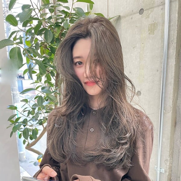 韓国顔まわりレイヤーカットグレージュオリーブベージュブラウン|Dijon 髪質改善×ダブルカラー×縮毛矯正 渋谷 原宿 表参道【ディジョン】