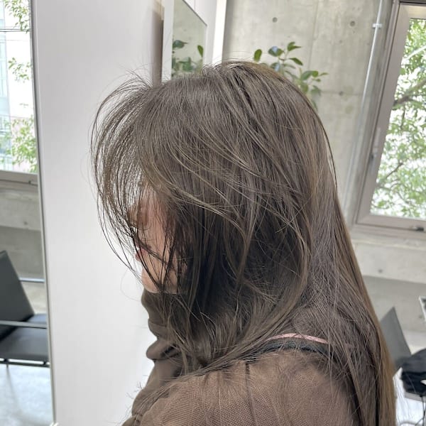 韓国顔まわりレイヤーカットグレージュオリーブベージュブラウン|Dijon 髪質改善×ダブルカラー×縮毛矯正 渋谷 原宿 表参道【ディジョン】