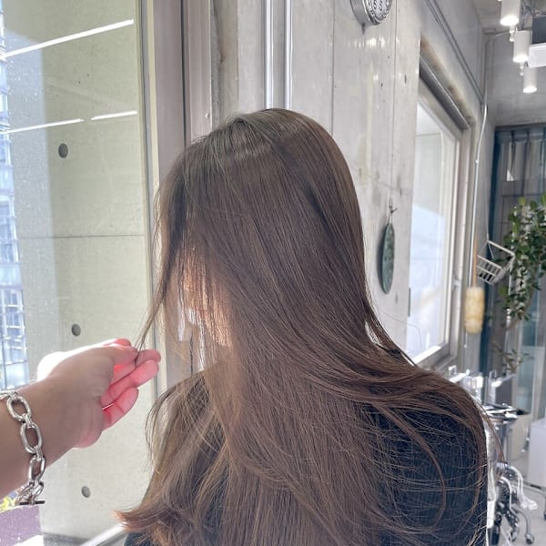 韓国顔まわりレイヤーカットグレージュオリーブベージュブラウン|Dijon 髪質改善×ダブルカラー×縮毛矯正 渋谷 原宿 表参道【ディジョン】