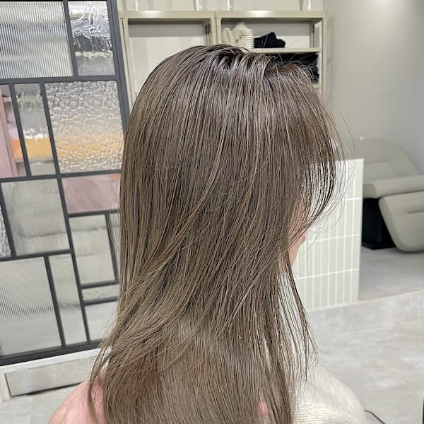 韓国顔まわりレイヤーカットグレージュオリーブベージュブラウン|Dijon 髪質改善×ダブルカラー×縮毛矯正 渋谷 原宿 表参道【ディジョン】