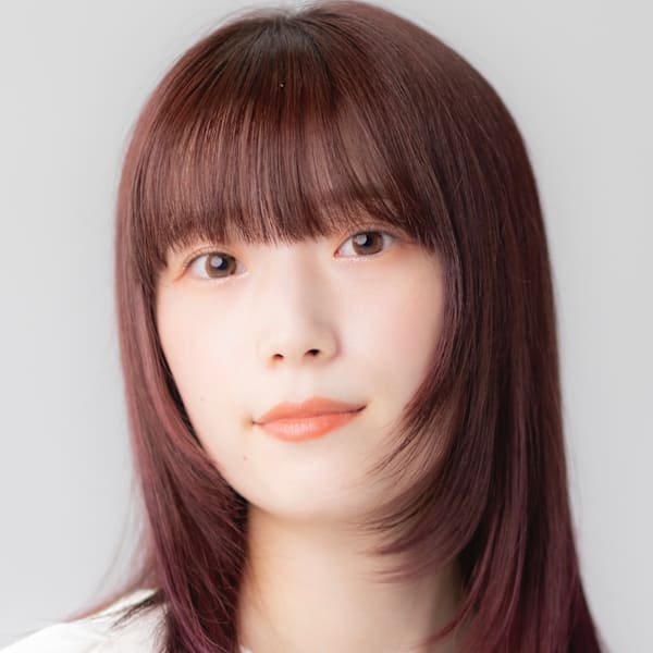 赴くままに動く毛流れでピュアさ漂うストレートミディアム|DOUBLE