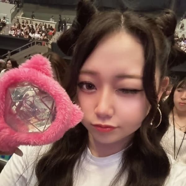 Peche Bloom 大阪梅田[パラジェル/フィルイン/マグネット/ジェルネイル]【ペッシュブルーム オオサカウメダ パラジェル フィルイン マグネット ジェルネイル】のスタッフ紹介。ナカシマ 