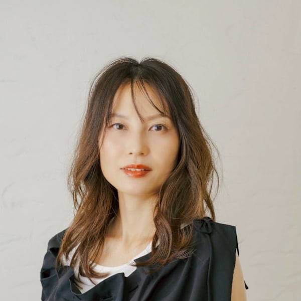 大人女性を格上げ！顔周りレイヤーで叶える韓国風くびれロング|KAMIO CION