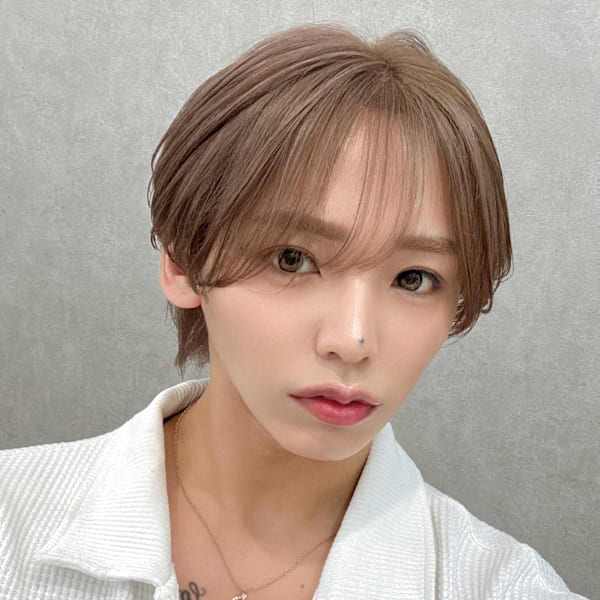 シースルーバング/センターパート/柔らかミルクティーグレージ|LOWRL 渋谷