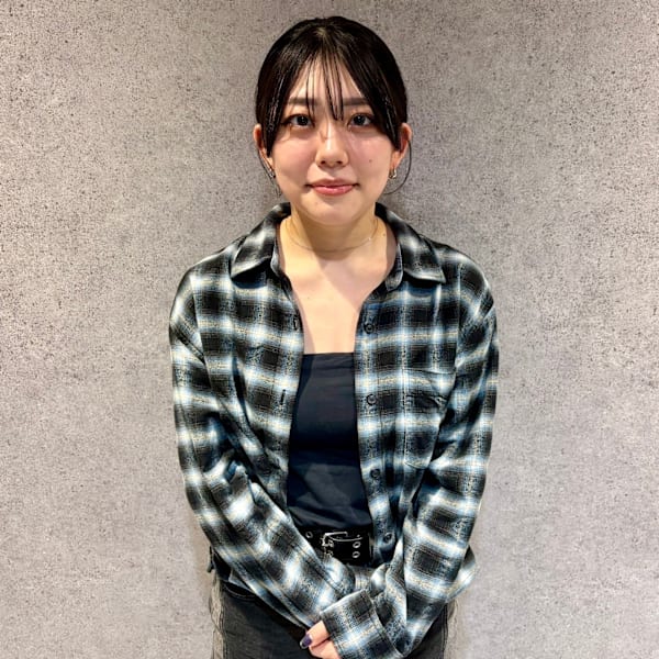 【全席半個室サロン】Natural 新宿店 髪質改善＆ヘッドスパ【ゼンセキハンコシツサロンナチュラルシンジュクテン カミシツカイゼンヘッドスパ】のスタッフ紹介。小林 風香