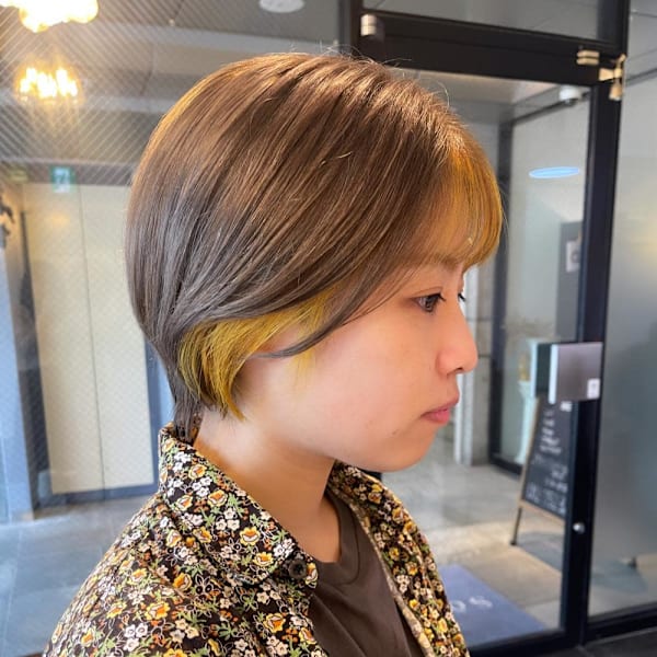 さりげなく魅せるイエローインナー