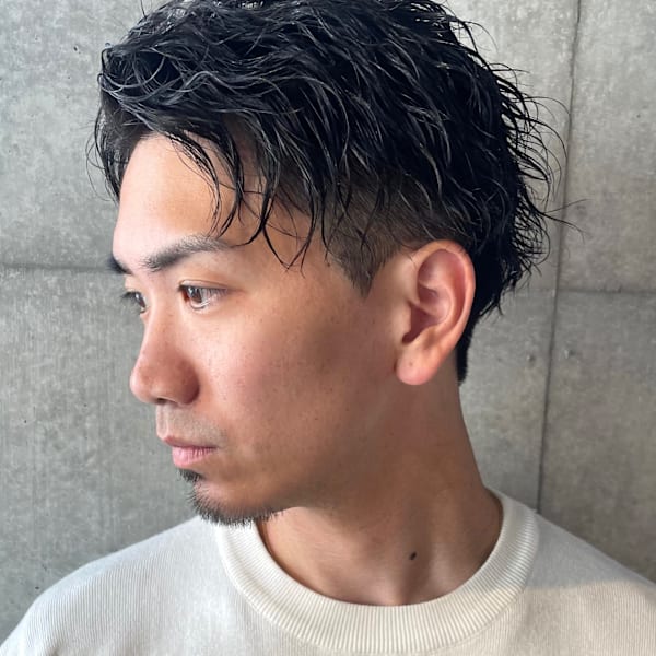 ツイストスパイラル　オールバック　刈り上げ　センターパート