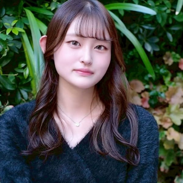 L'mo by est-r.筑紫口店【エルモバイエストアールチクシグチテン】のスタッフ紹介。リリア ナカニシ