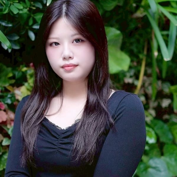 est-r. 福岡博多口店 Eye & Nail【エストアール フクオカハカタグチテン アイ アンド ネイル】のスタッフ紹介。ナガタニ アヤカ