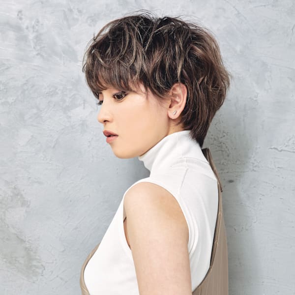 ハイライト/無造作ショート