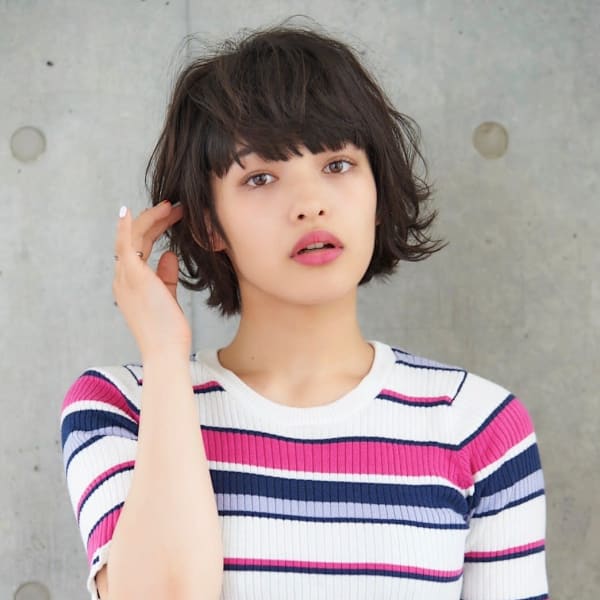 外ハネショートボブ
