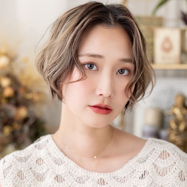パラパラブリーチくせ毛風抜け感ショートボブ　根元ボブ|COVER HAIR bliss【カバーヘア ブリス】上尾/上尾西口店