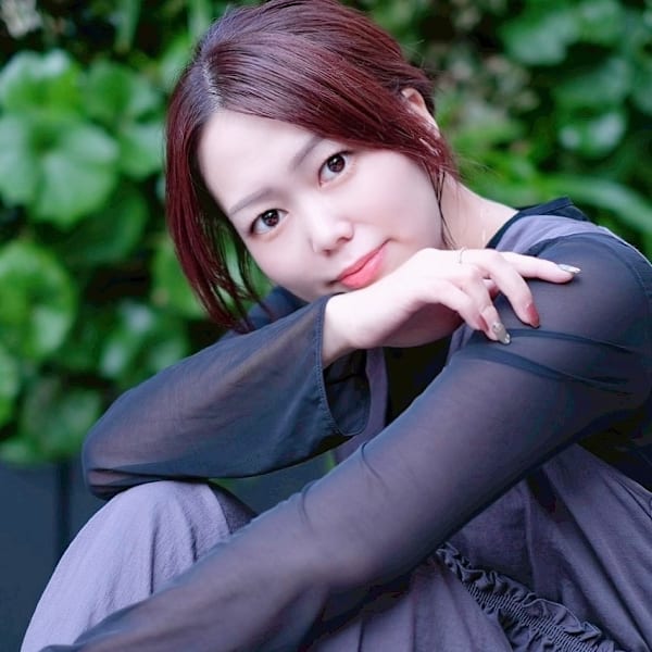 est-r. 福岡博多口店 Eye & Nail【エストアール フクオカハカタグチテン アイ アンド ネイル】のスタッフ紹介。ウエダ ナツミ