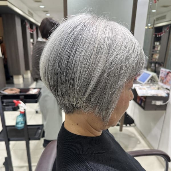 刈り上げ前下がりボブ