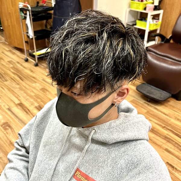 ナチュラルツイストパーマハイライト