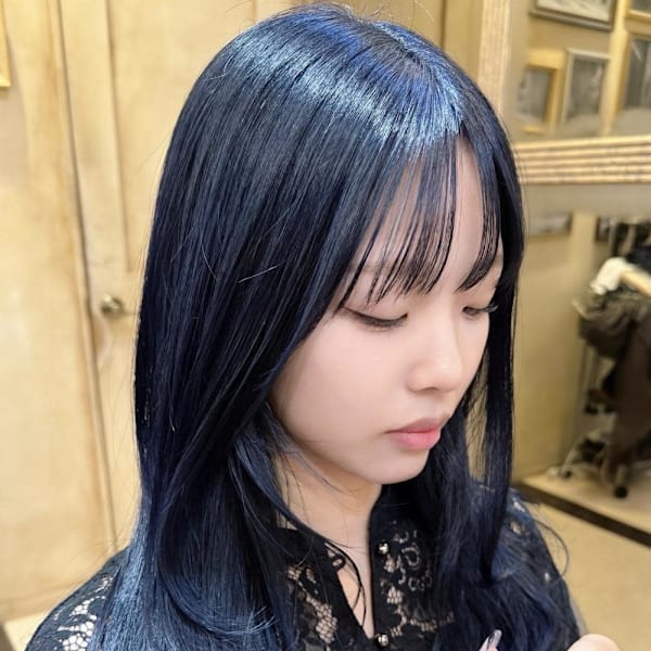 ネイビー/ブルーブラウン/ミディアムレイヤー/ハッシュカット|modish by artina 本厚木店