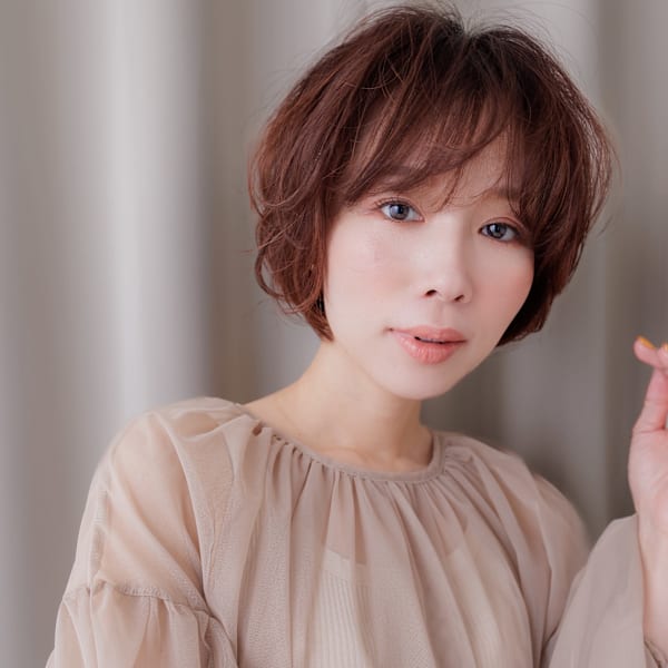 ピンクベージュボルドーカラー小顔マッシュパーマ30代40代