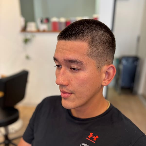 清潔感とスタイルを両立する、FREE流フェードカット