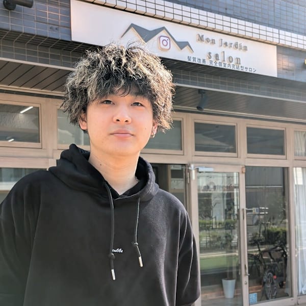流山おおたかの森美容院 髪質改善 完全個室内完結型サロン Mon Jardin salon【ナガレヤマオオタカノモリビヨウイン カミシツカイゼン カンゼンコシツナイカンケツガタサロン モンジャルダン】のスタッフ紹介。佐藤　温大
