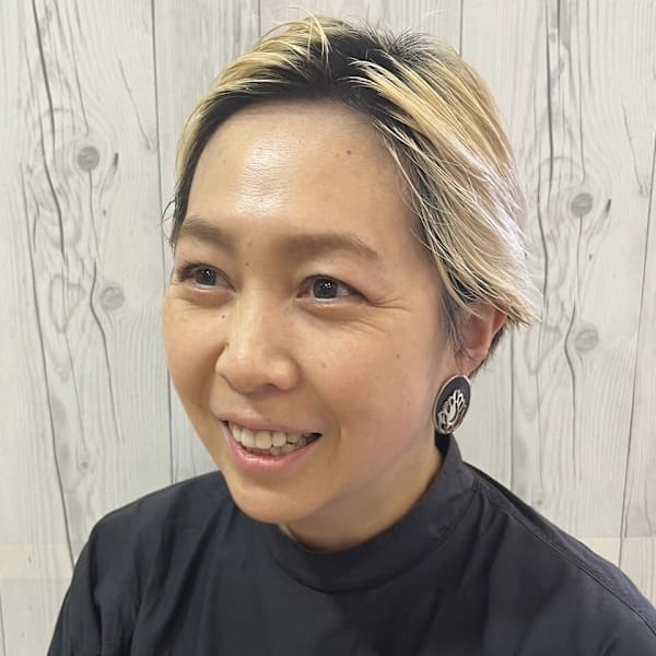 VISAGE oak【ヴィサージュ オーク】【ヴィサージュ オーク】のスタッフ紹介。田辺　明子 