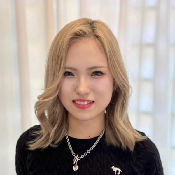 millit 北千住【ミリキタセンジュ】のスタッフ紹介。REINA