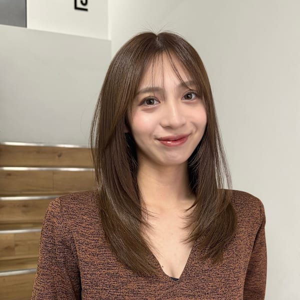 ナチュラルレイヤー顔まわり小顔ブラウン|YOKE