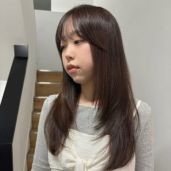 セミロングナチュラルレイヤー小顔顔まわりくすみベージュ