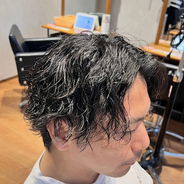 大人の無造作ウェーブショート