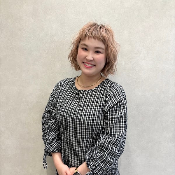 【完全個室サロン】savon hair&treatment by tocca【カンゼンコシツサロン サボン ヘアアンドトリートメント バイ トッカ】のスタッフ紹介。村上　優