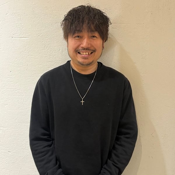 【全席半個室サロン】Natural 福岡天神店【ナチュラル フクオカテンジンテン】のスタッフ紹介。上原　研