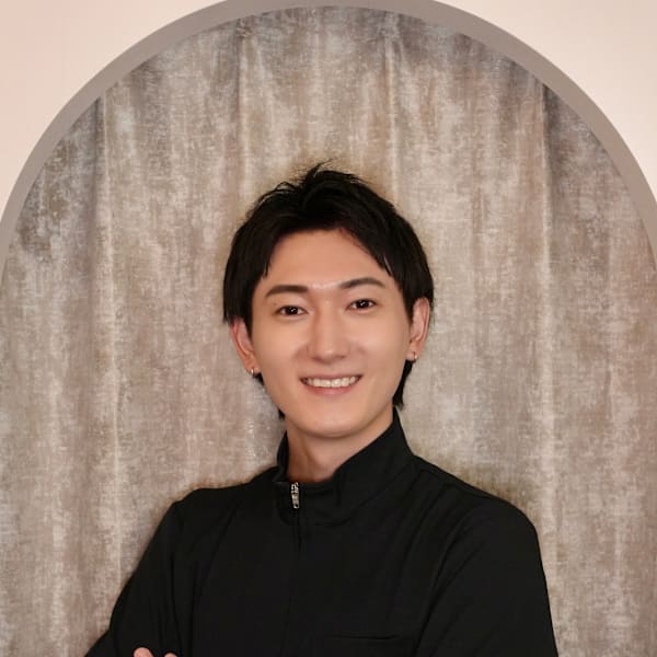 小顔矯正/美容整体 LuLu beauty labo【ルルラボ】【コガオキョウセイ ビヨウセイタイ ルルビューティーラボ ルルラボ】のスタッフ紹介。コウヅマ ヒロキ