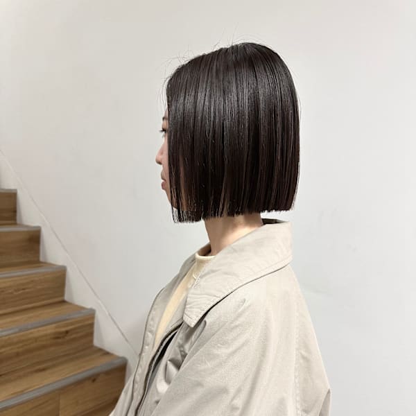 切りっぱなしボブ縮毛矯正丸くないボブ髪質改善グレージュ艶髪