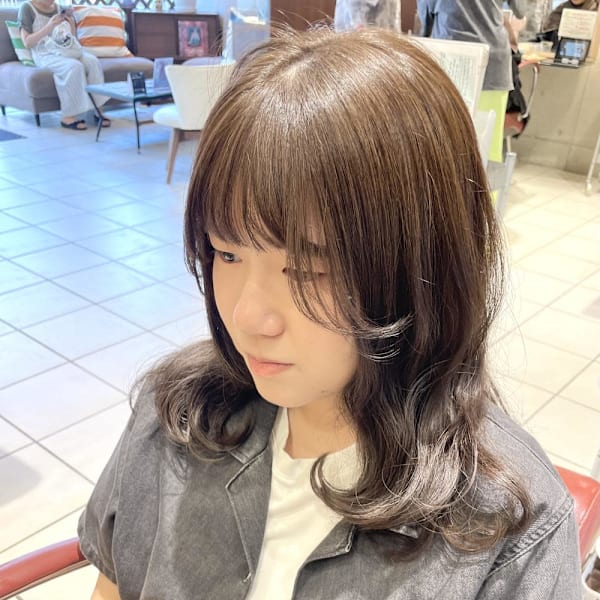 ファーストカラーにグレージュ|EMU international 春日部本店