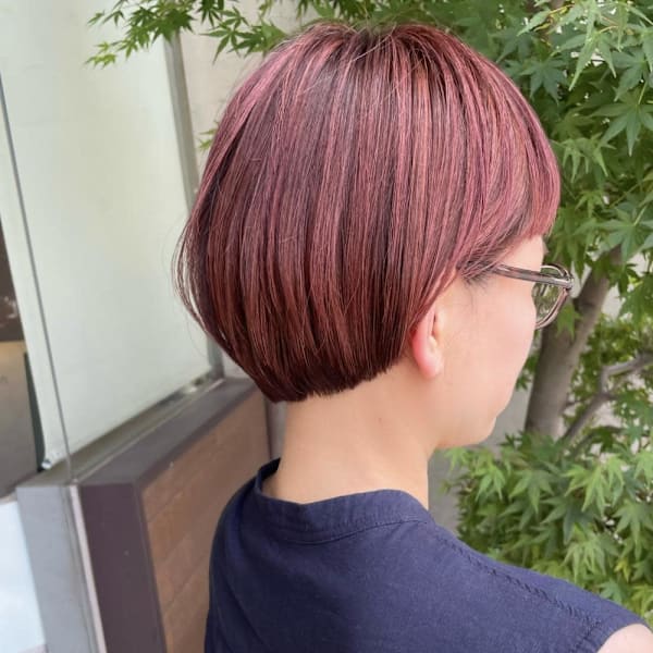 くすみピンクの抜け感ボブ|EMU international 春日部本店