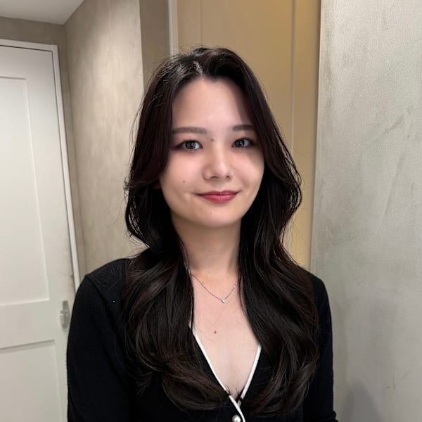 ii+U 銀座 【アイユー ギンザ】【アイユー ギンザ アイユー ギンザ】のスタッフ紹介。大内 美波(2F)