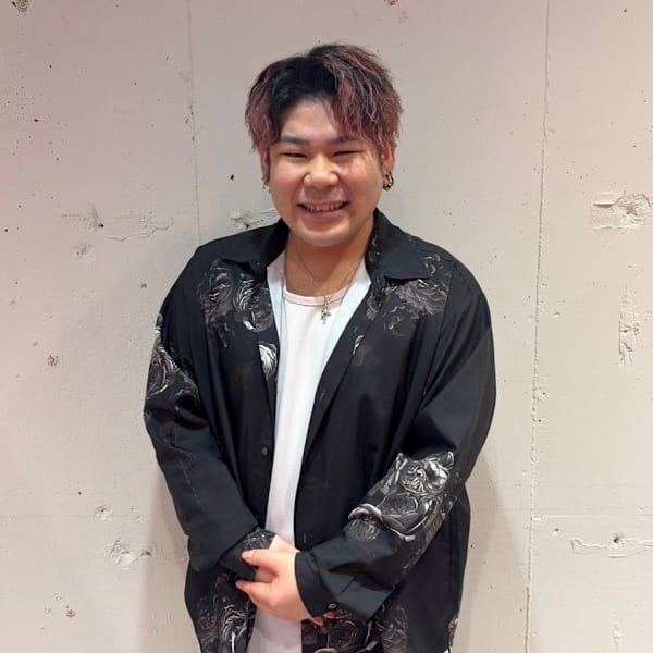 【全席半個室サロン】Natural 渋谷店【ナチュラル シブヤテン】のスタッフ紹介。榮永　涼