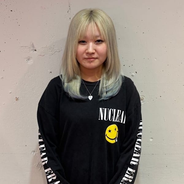 【全席半個室サロン】Natural 渋谷店【ナチュラル シブヤテン】のスタッフ紹介。上岡 玲奈