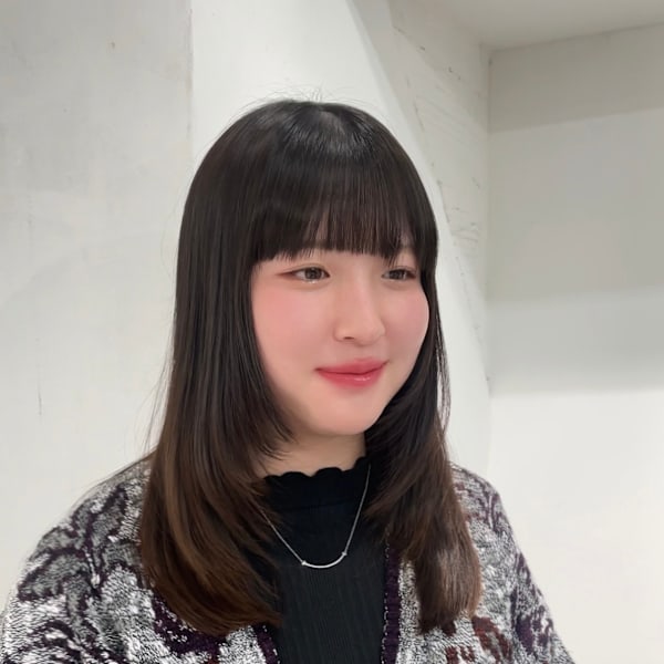 顔周りレイヤーミディアムレイヤーカットブラウン