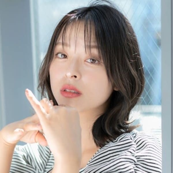 大人かわいい外ハネミディ|銀座・有楽町の人気美容室