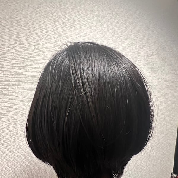 丸みがあるショートボブ|びいどろ