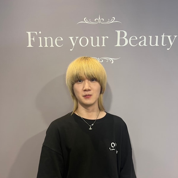 Appias 横浜 Aujuaトリートメント&ヘッドスパ 認定Smart Salon【アッピアス】【アッピアスヨコハマオージュアトリートメントアンドヘッドスパニンテイスマートサロン】のスタッフ紹介。Yuto