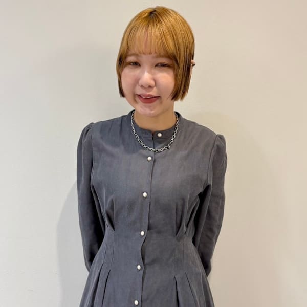 【全席半個室サロン】Natural 仙台東口店【ナチュラル センダイヒガシグチテン】のスタッフ紹介。岡部　紗世