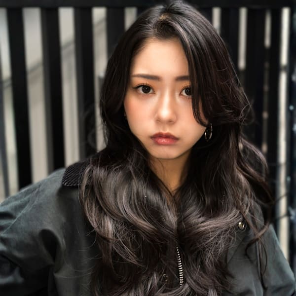 黒髪 顔周りカット レイヤーカット 20代 髪質改善 10代|LOUIMADNA栄