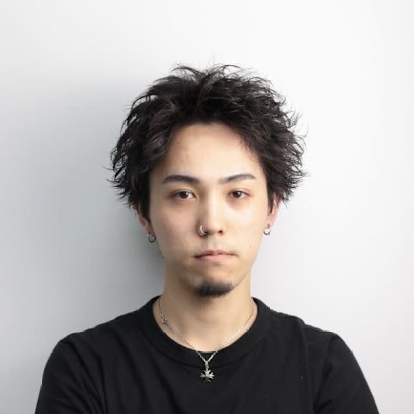 BLUCK Men's hair 渋谷【ブラック メンズヘア シブヤ】【ブラックメンズヘア シブヤ】のスタッフ紹介。上原 沙羅