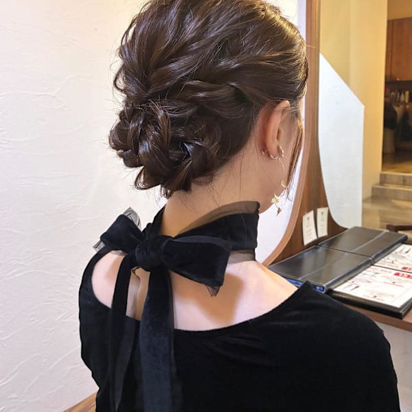 ルーズシニヨン|半個室型美容室 Sourire 赤坂店